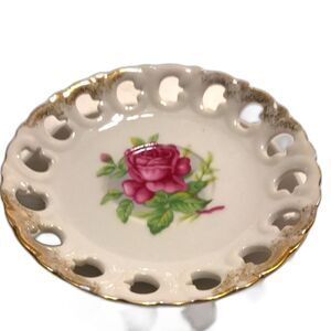 Vintage Lefton Red Rose Hand Painted Floral 5.75" Latticed Plate with Hanger